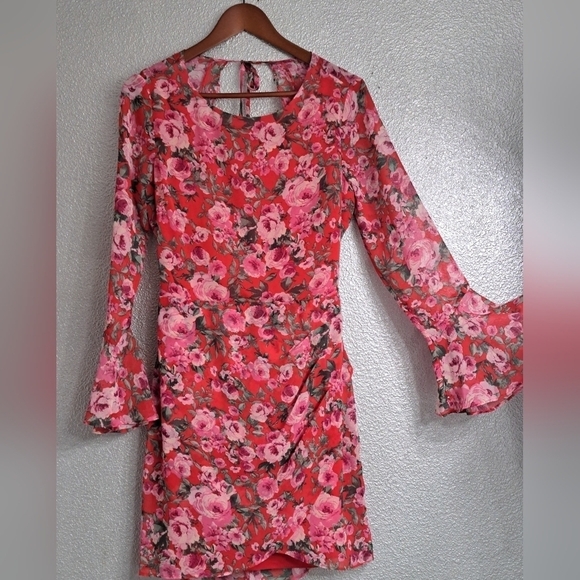 B. Darling Floral Dress With A Back Cut Out - Picture 7 of 12